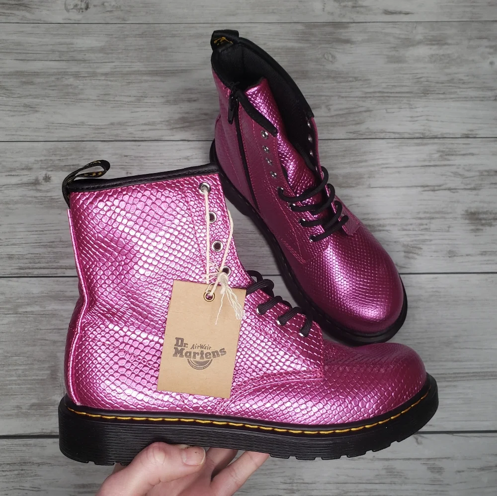 Doc Martens Reptile Emboss Pink Combat Boots Dr. Marten 1460 Size 6 Textured - Picture 1 of 10